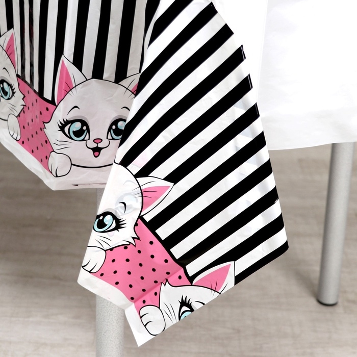 Скатерть одноразовая &laquo;Котенок&raquo;, 137 &times; 180 см