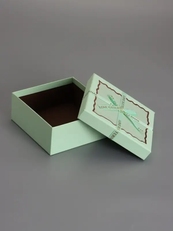 Наборок коробок 3 в 1 прямоугольные 19*19*9.8 17*17*8.0 15*15*6.5 см