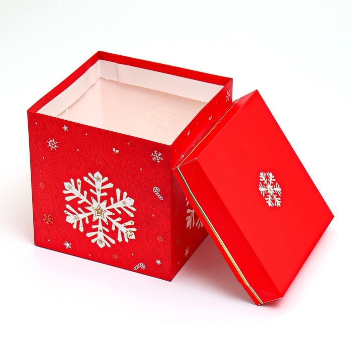 Новый год. Коробка подарочная новогодняя складная Новый год. Коробка подарочная новогодняя складная "Снежинка" 15х15х15 см.