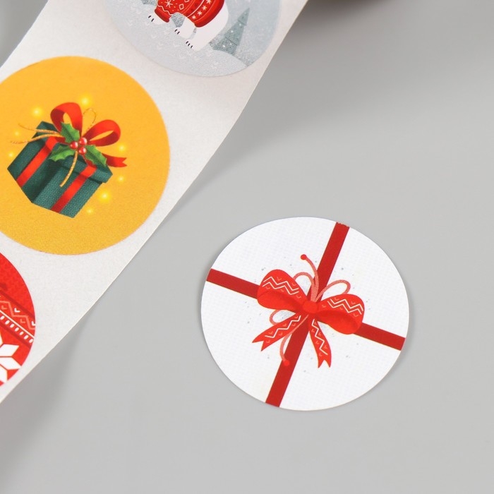 Наклейка бумага Наклейка бумага "Мишка и олень новогодние" d=2,5 см 252 шт в рулоне