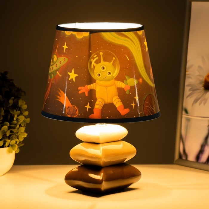 Настольная лампа  Настольная лампа "Инопланетяне" Е14 15Вт 20х20х28 см RISALUX