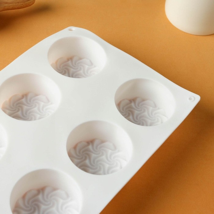 Форма для муссовых десертов и выпечки KONFINETTA «Вихрь», силикон, 26,5×17×3,5 см, 8 ячеек (d=6 см), цвет белый Форма для муссовых десертов и выпечки KONFINETTA «Вихрь», силикон, 26,5×17×3,5 см, 8 ячеек (d=6 см), цвет белый