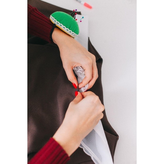 Игольница на руку, d = 8 см, цвет зелёный Игольница на руку, d = 8 см, цвет зелёный