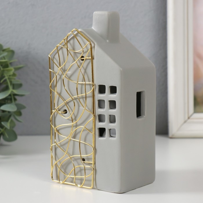 Подсвечник керамика, металл на 1 свечу Подсвечник керамика, металл на 1 свечу "Дом" серый с золотом 9х6,3х16,7 см