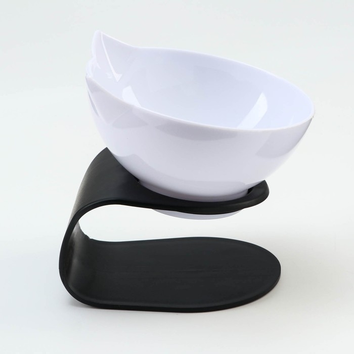 Миска белая на чёрной подставке 13 х 13 х 13,5 см Миска белая на чёрной подставке 13 х 13 х 13,5 см