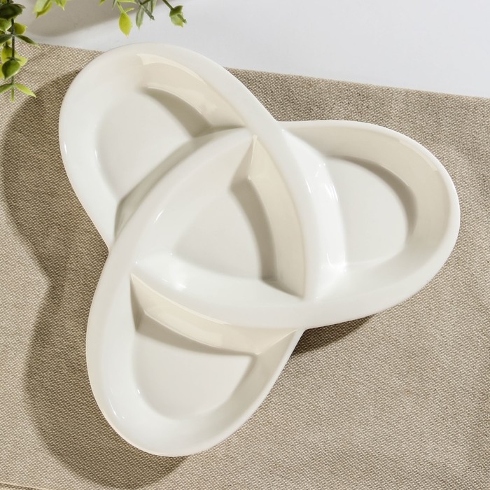 Менажница керамическая 4 ячейки «Трикветр», 20×2,5 см Менажница керамическая 4 ячейки «Трикветр», 20×2,5 см