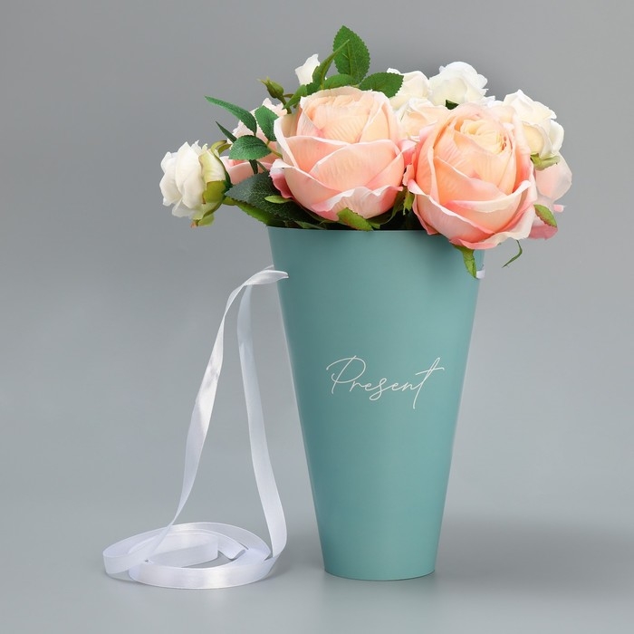 Пакет для цветов конусный круглый складной на лентах «Present», 15 х 23.3 х 7.5 см Пакет для цветов конусный круглый складной на лентах «Present», 15 х 23.3 х 7.5 см