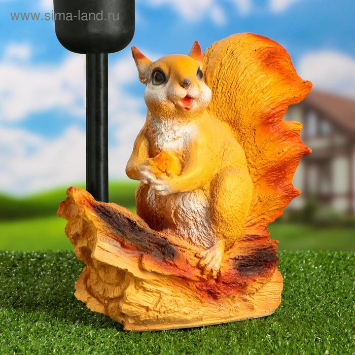 Садовый фонарь  Садовый фонарь "Белка с орешком под фонарем" 24х24см