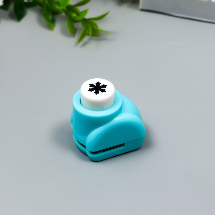 Дырокол фигурный Дырокол фигурный "Снежинка" рисунок 1 см МИКС