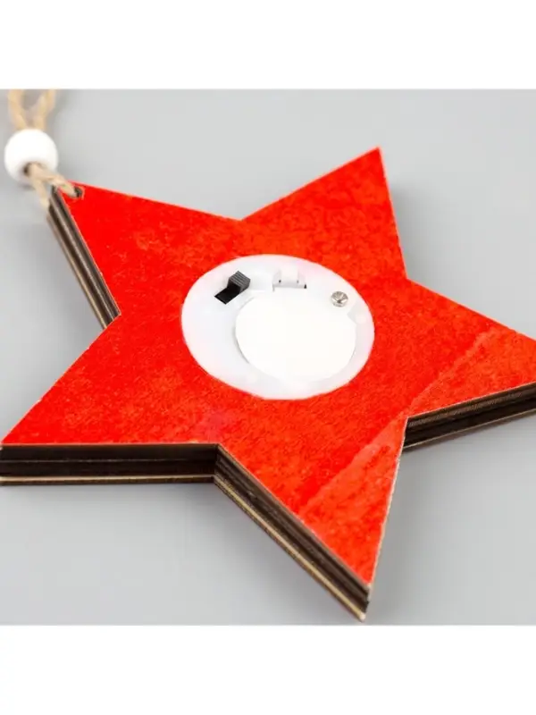 Ёлочная игрушка &laquo;Красная звезда с оленями&raquo;, 10&times;10&times;1 см, 3 LED, от батареек, свечение тёплое белое