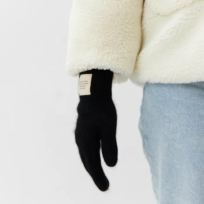 Перчатки женские MIST с шерстью кролика, р-р 22 см, цв. черный