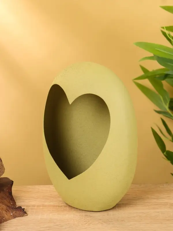 Подсвечник в форме сердца текстурный «Олива», 16.5×8.5×22 +/- 1 см