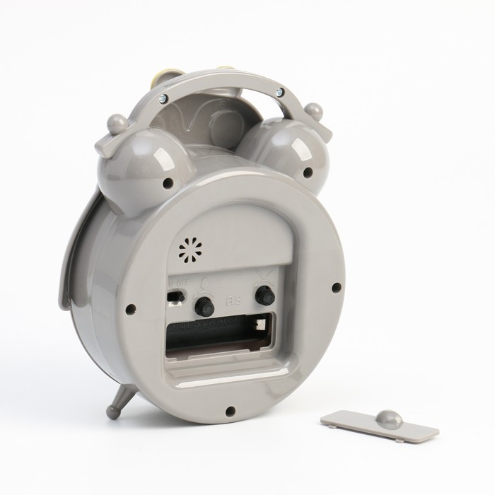 Часы - будильник настольные  Часы - будильник настольные "Пингвин", дискретный ход, циферблат d-9 см, 15.5 x 13 см, АА