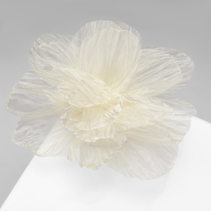 Брошь текстильная «Цветок» объемный, невесомый, цвет белый Брошь текстильная «Цветок» объемный, невесомый, цвет белый