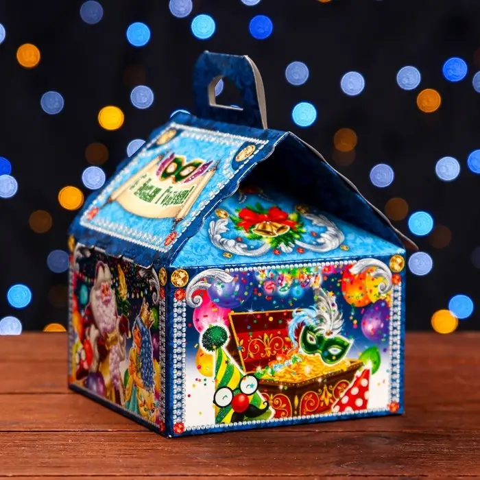 Подарочная новогодняя коробка «Маскарад», упаковка, 12×12×16.8 см
