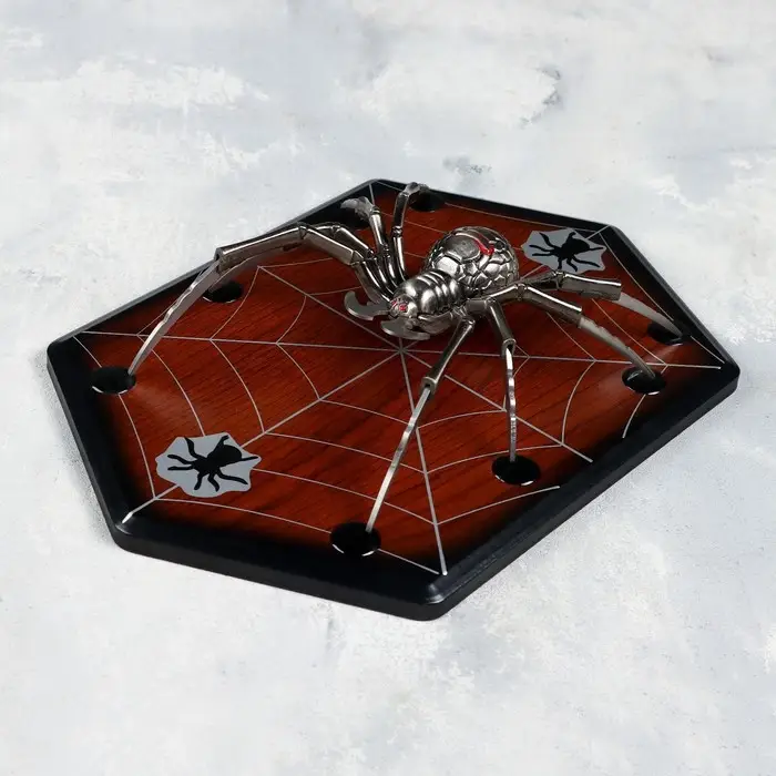 Панно на стену &laquo;Макет оружия: сувенирный паук на планшете&raquo;, декор настенный