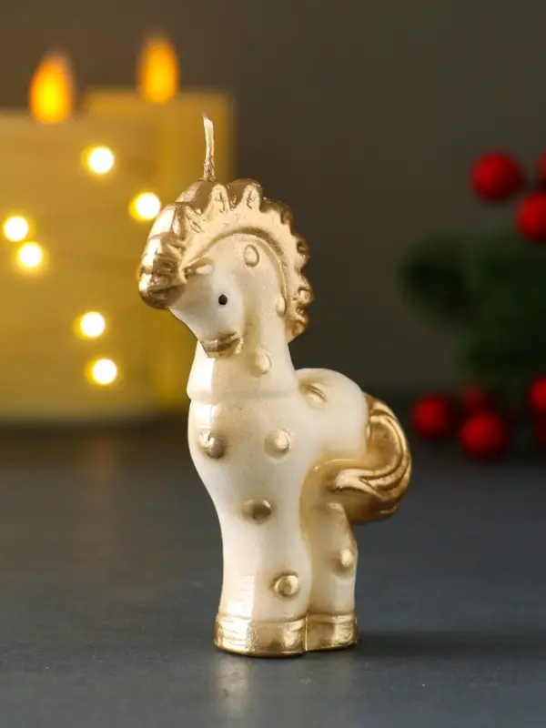 Свеча новогодняя "Лошадка" золотой 6х2,5х8,2 см