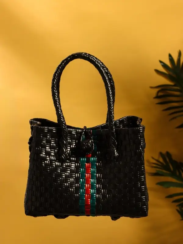 Сумка плетёная пластиковая 23х11х30 см, цв. чёрный Сумка плетёная пластиковая 23х11х30 см, цв. чёрный