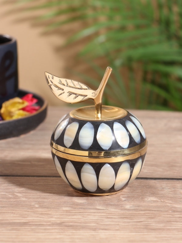 Шкатулка «Яблоко», латунь с перламутром, 7×7×10 см, чёрная Шкатулка «Яблоко», латунь с перламутром, 7×7×10 см, чёрная