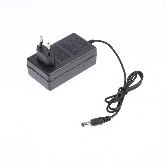 Пила цепная аккумуляторная ТУНДРА, 21 В, 3 Ач, Li-ion, 12 Пила цепная аккумуляторная ТУНДРА, 21 В, 3 Ач, Li-ion, 12", шаг 3/8", 45 звеньев