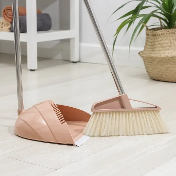 Щётка для пола Доляна: щётка 23&times;88 см, совок 26&times;26&times;73 см, бежевая
