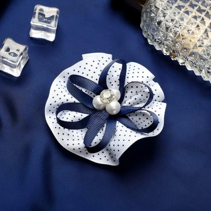Резинка для волос бант «Школьница», мелкий горошек и бусинки, d=7.5 см, бело-синяя