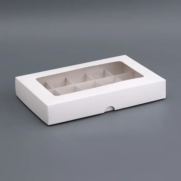 Коробка для 15 конфет, белая, 13.7&times;22&times;3.5 см