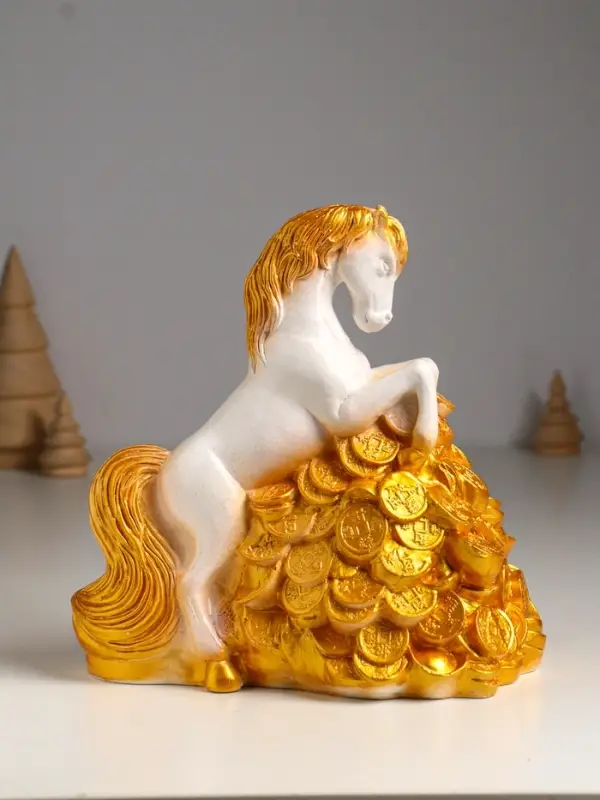 Копилка "Конь на деньгах" 20х20х13 см, белый с золотом