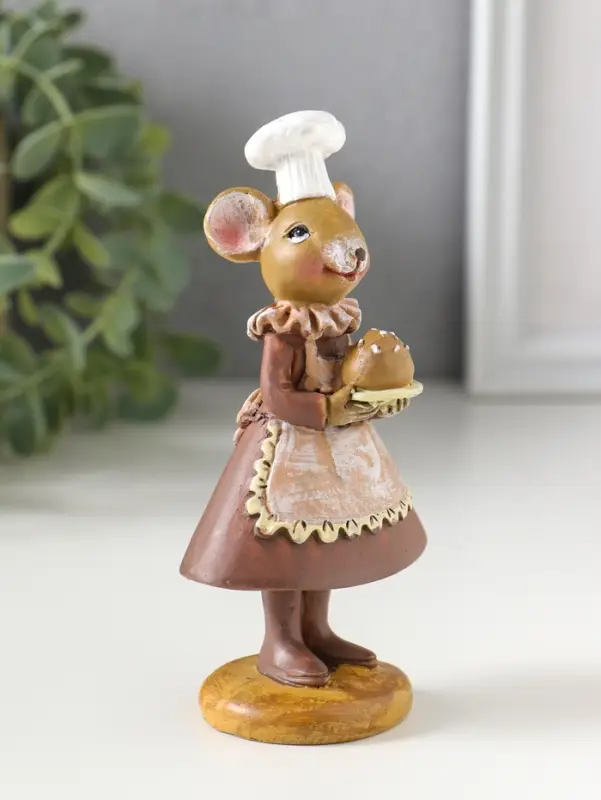 Сувенир полистоун "Мышка-пекарь в тёмном платье, с хлебом" 6х4,5х13 см