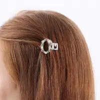 Крабик для волос &laquo;Мелани&raquo;, овал, 2.5 см, серебристо-белый