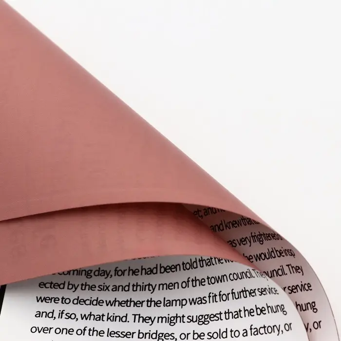 Плёнка матовая двухсторонняя «Газета» красный, 0.58×0.58 м