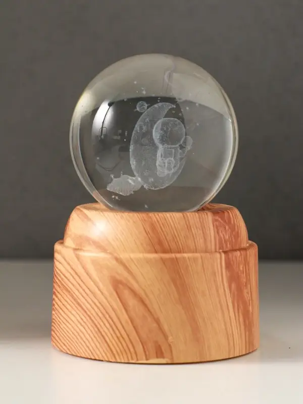 Сувенир стекло свет Сувенир стекло свет "Шар. Космонавт на месяце" 6хLED шар d=6 см, крутится, USB 7х7х10 см