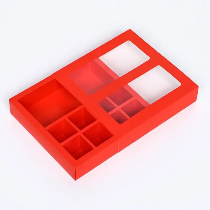 Коробка для 8 конфет + шоколад, с окном, алая, 17.7&times;17.7&times;3.8 см