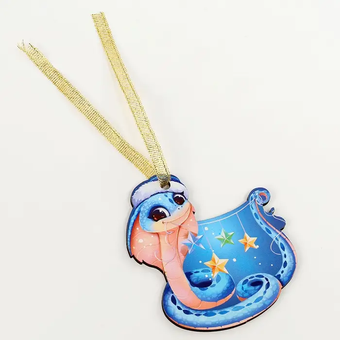 Ёлочная игрушка - подвеска деревянная «Новый год! Праздничная змея», символ года 2025 Ёлочная игрушка - подвеска деревянная «Новый год! Праздничная змея», символ года 2025