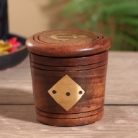 Кости игральные в шкатулке 6,5х6,5х6 см, дерево шишам, латунь