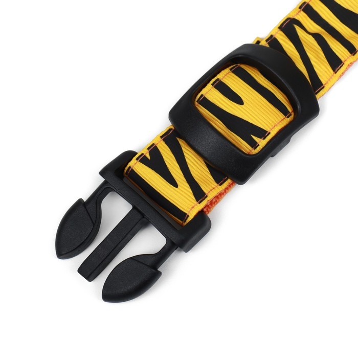 Ошейник с подсветкой Тигр 3 режима свечения, размер L, ОШ 48-60 х 2,5 см оранжевый Ошейник с подсветкой Тигр 3 режима свечения, размер L, ОШ 48-60 х 2,5 см оранжевый