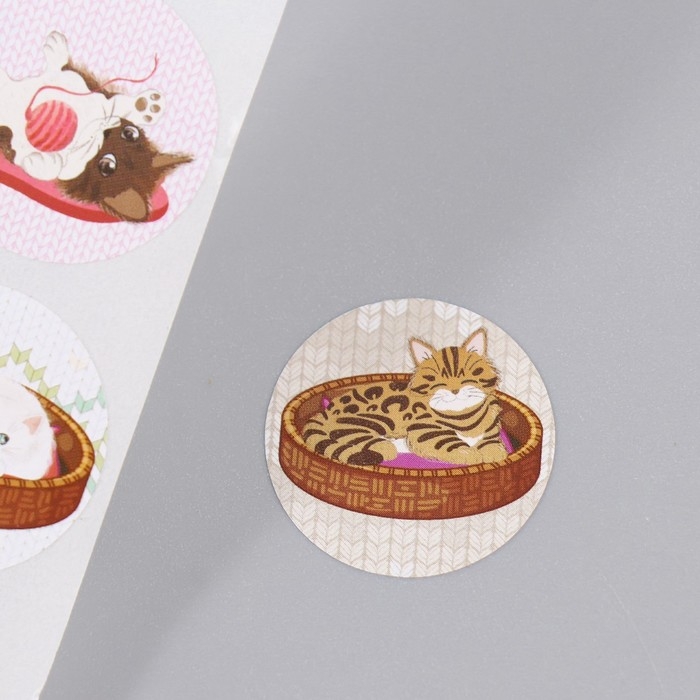 Наклейка бумага Наклейка бумага "Котята" d=2,5 см 252 шт в рулоне