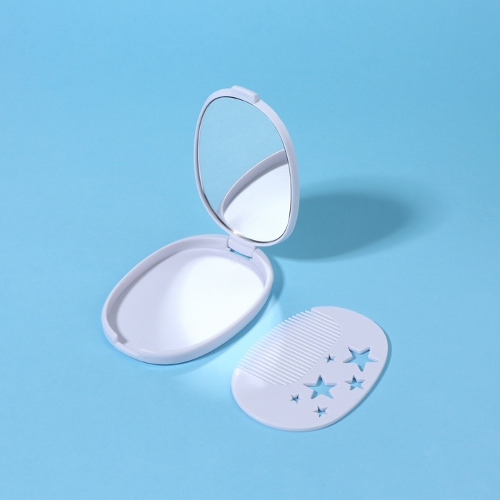 Зеркало складное «Клубника», с расчёской, 6,5 × 9,5 см Зеркало складное «Клубника», с расчёской, 6,5 × 9,5 см