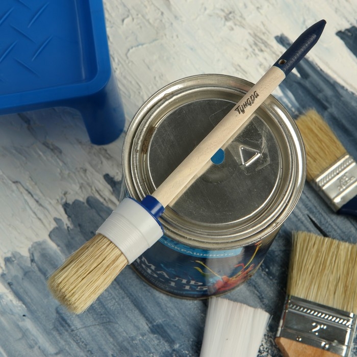 Кисть круглая ТУНДРА, натуральная щетина, деревянная рукоятка, № 6, 30 мм Кисть круглая ТУНДРА, натуральная щетина, деревянная рукоятка, № 6, 30 мм