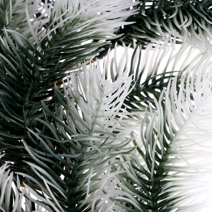 Декор «Ветвь густой ели» Декор «Ветвь густой ели»