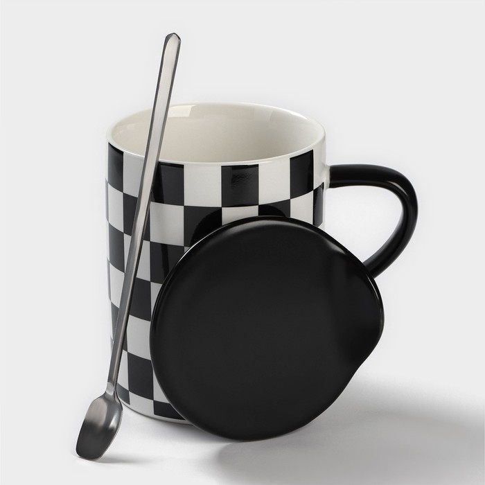 Кружка керамическая с ложкой &laquo;Абстракт&raquo;, 400 мл, цвет чёрный и белый