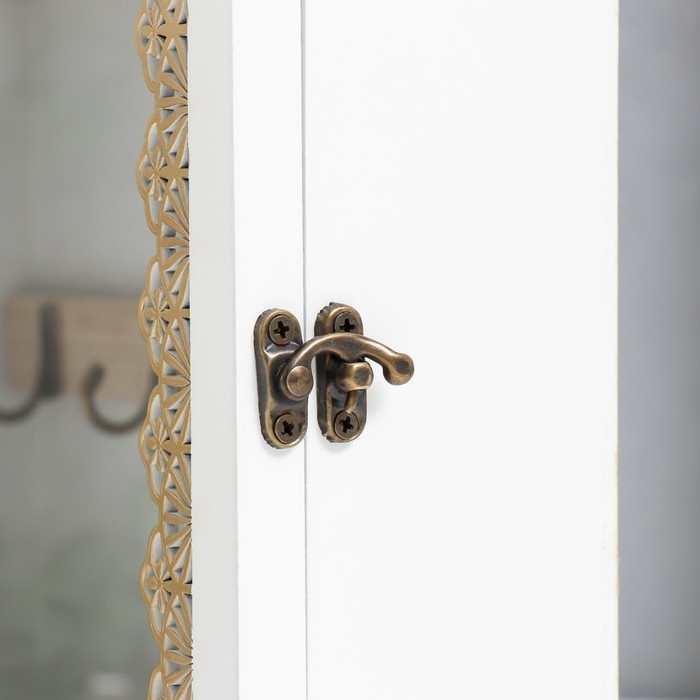 Ключница дерево 7 крючков Ключница дерево 7 крючков "Дом. Узоры. Ключ" белая с золотом 22х8х30 см