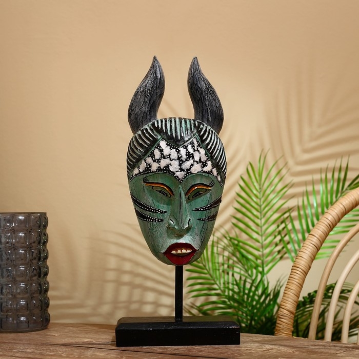 Маска Маска "Юди" на подставке, албезия 15х8х45 см