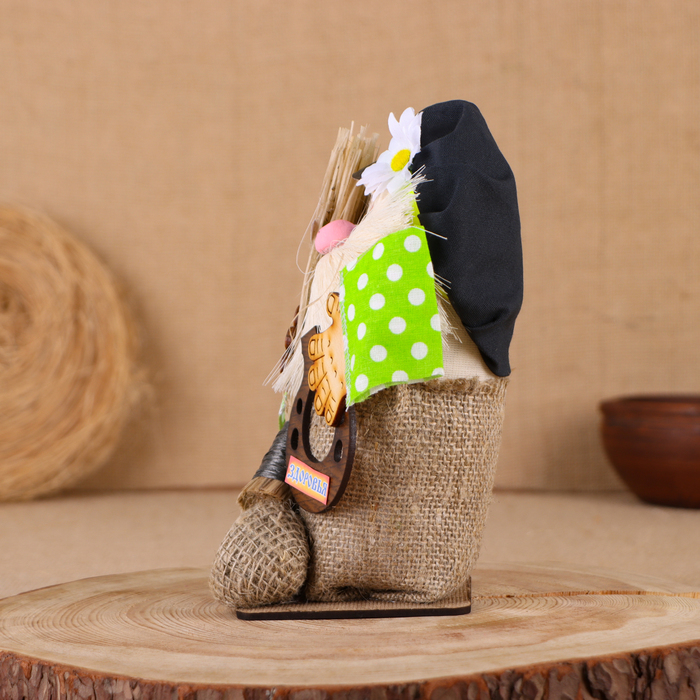 Оберег-домовой Оберег-домовой "Кузя в кепке, с метлой и подковой", 23х25х13 см МИКС