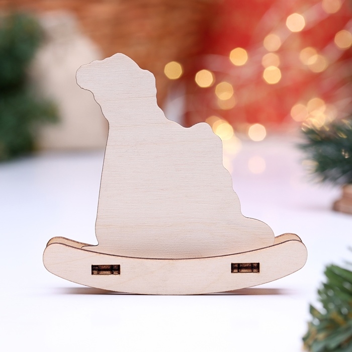 Новый год. Сувенир символ года качалка Новый год. Сувенир символ года качалка "Змейка в шапочке с подарком", 9,7 х 8,8 х 2 см