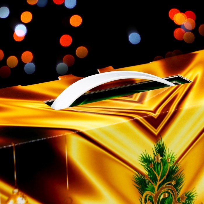 Новый год. Подарочная коробка Новый год. Подарочная коробка "Праздничный Шелк" в зеленом 29 х 9 х 25 см.