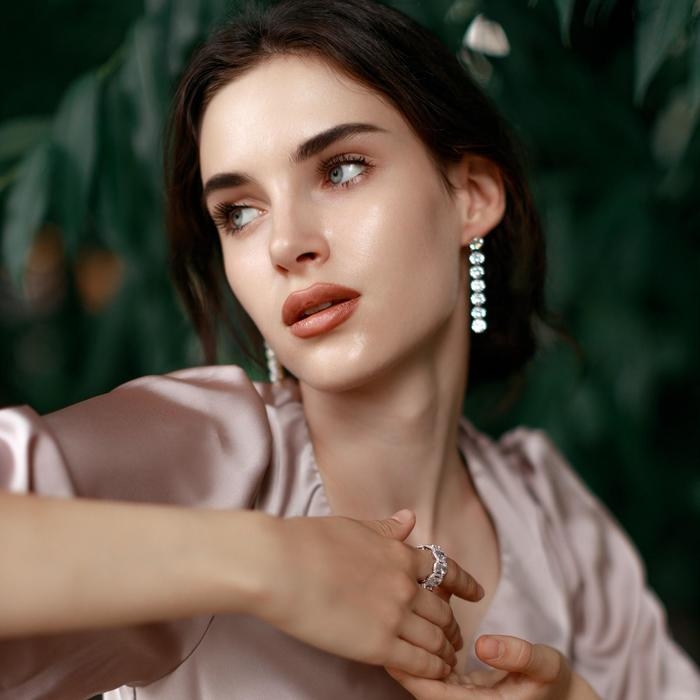 Серьги со стразами «Голливуд» дорожка, цвет белый в золоте Серьги со стразами «Голливуд» дорожка, цвет белый в золоте