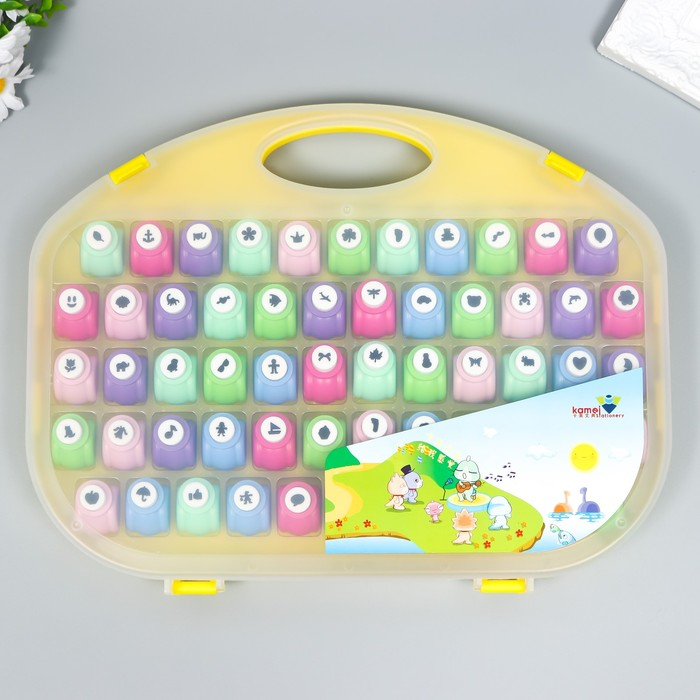 Набор фигурных дыроколов в сундуке d=1 см, 58 шт МИКС Набор фигурных дыроколов в сундуке d=1 см, 58 шт МИКС