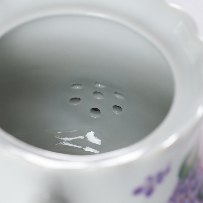 Чайник «Сирень», 800 мл, цвет белый Чайник «Сирень», 800 мл, цвет белый