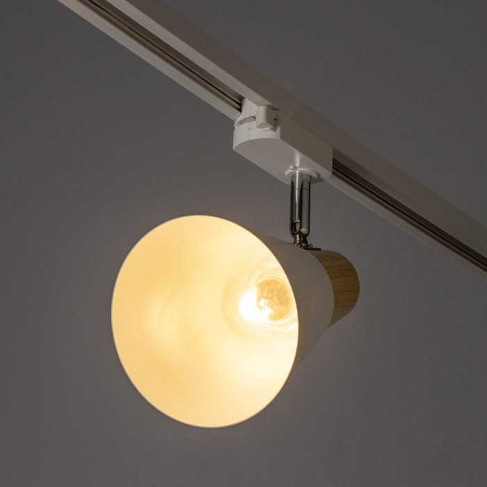 Светильник трековый Светильник трековый "Паулина" Е27 40Вт белый 16х12х18см